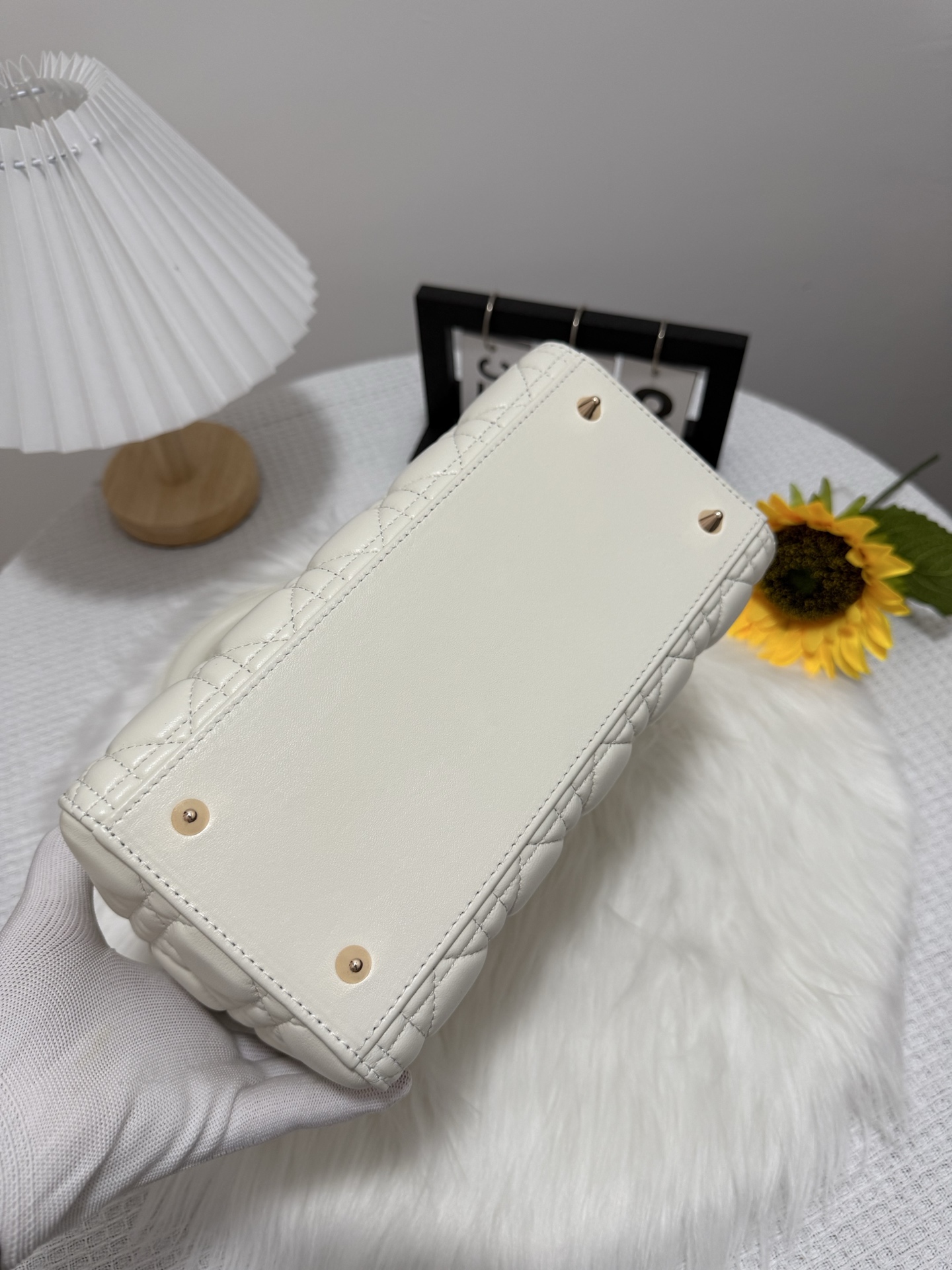 Lady White Quilted Flap Bag, Shoulder Bag, Luxury Classic Handbag, 24cm 5 i1747586020266 1955 0 3