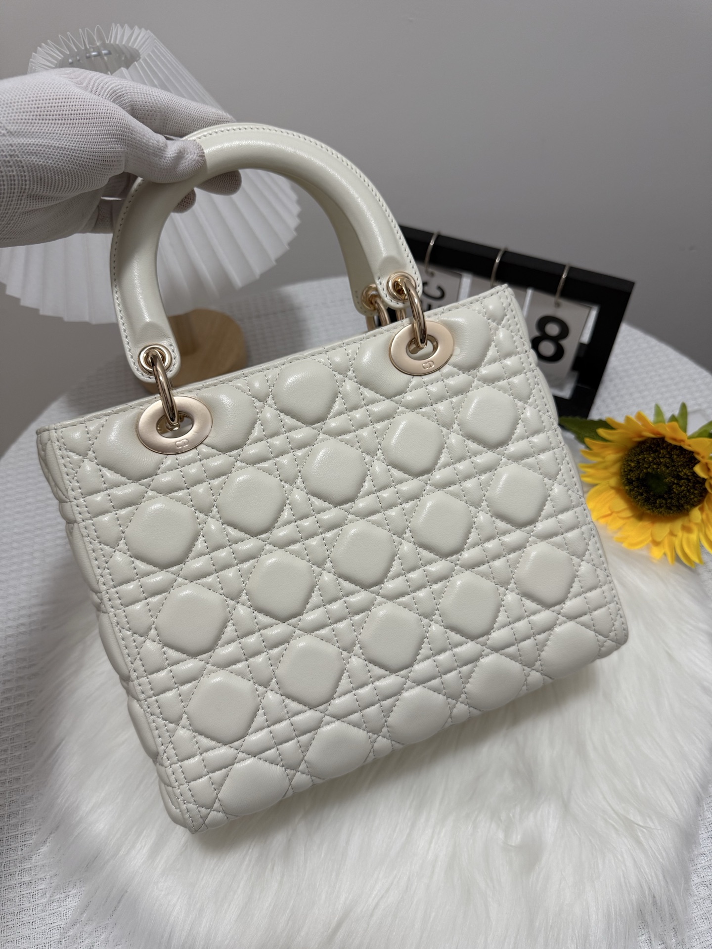 Lady White Quilted Flap Bag, Shoulder Bag, Luxury Classic Handbag, 24cm 4 i1747586020357 5833 0 2