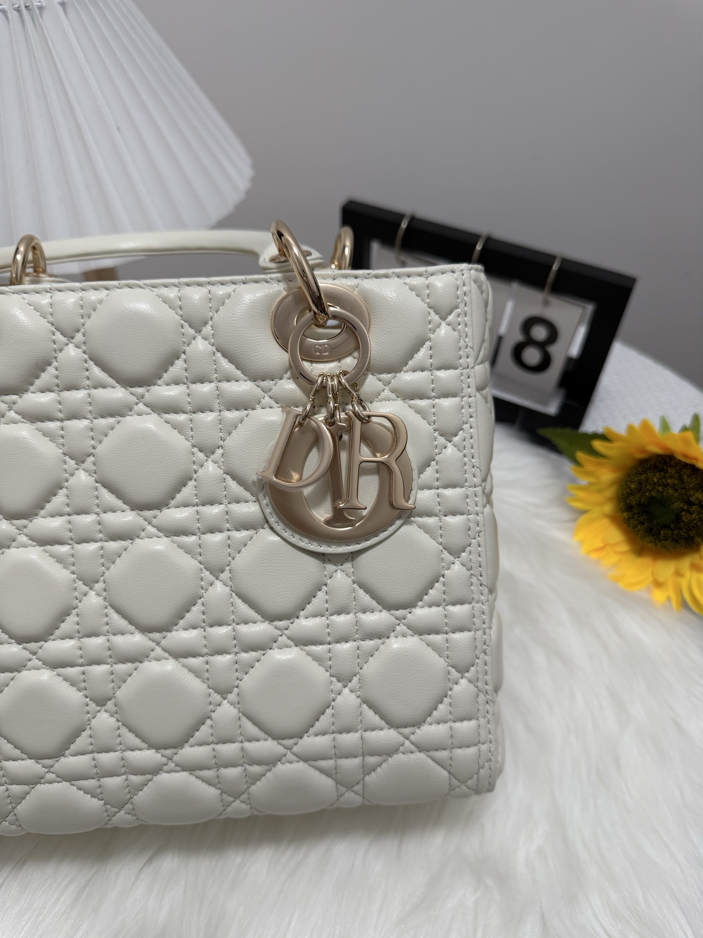 Lady White Quilted Flap Bag, Shoulder Bag, Luxury Classic Handbag, 24cm 8 i1747586021339 4288 0 7