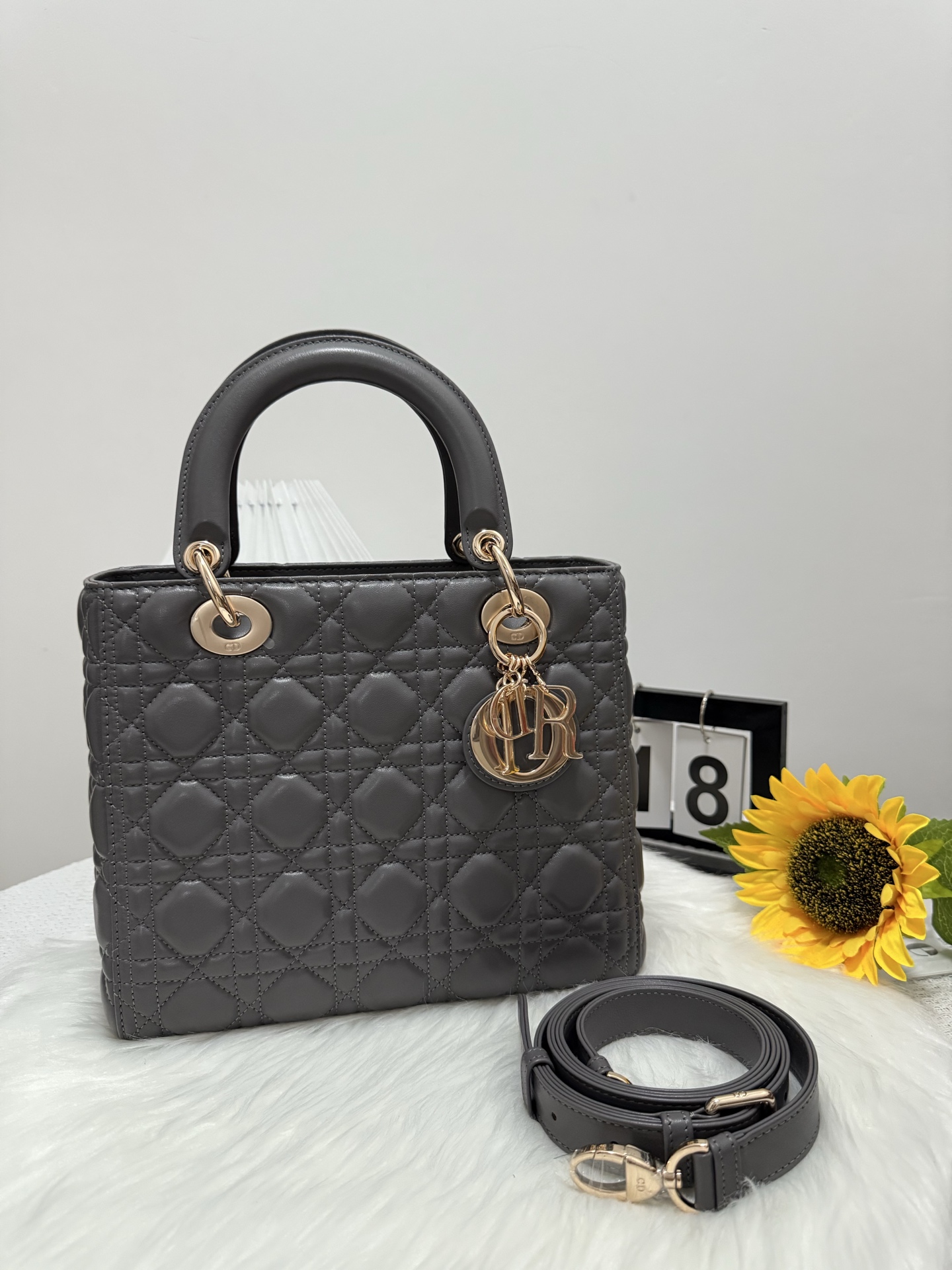 Dior Lady Bag Five-Compartment Flap Classic Upgrade Gray 24cm 9 i1747586151954 4138 0 8