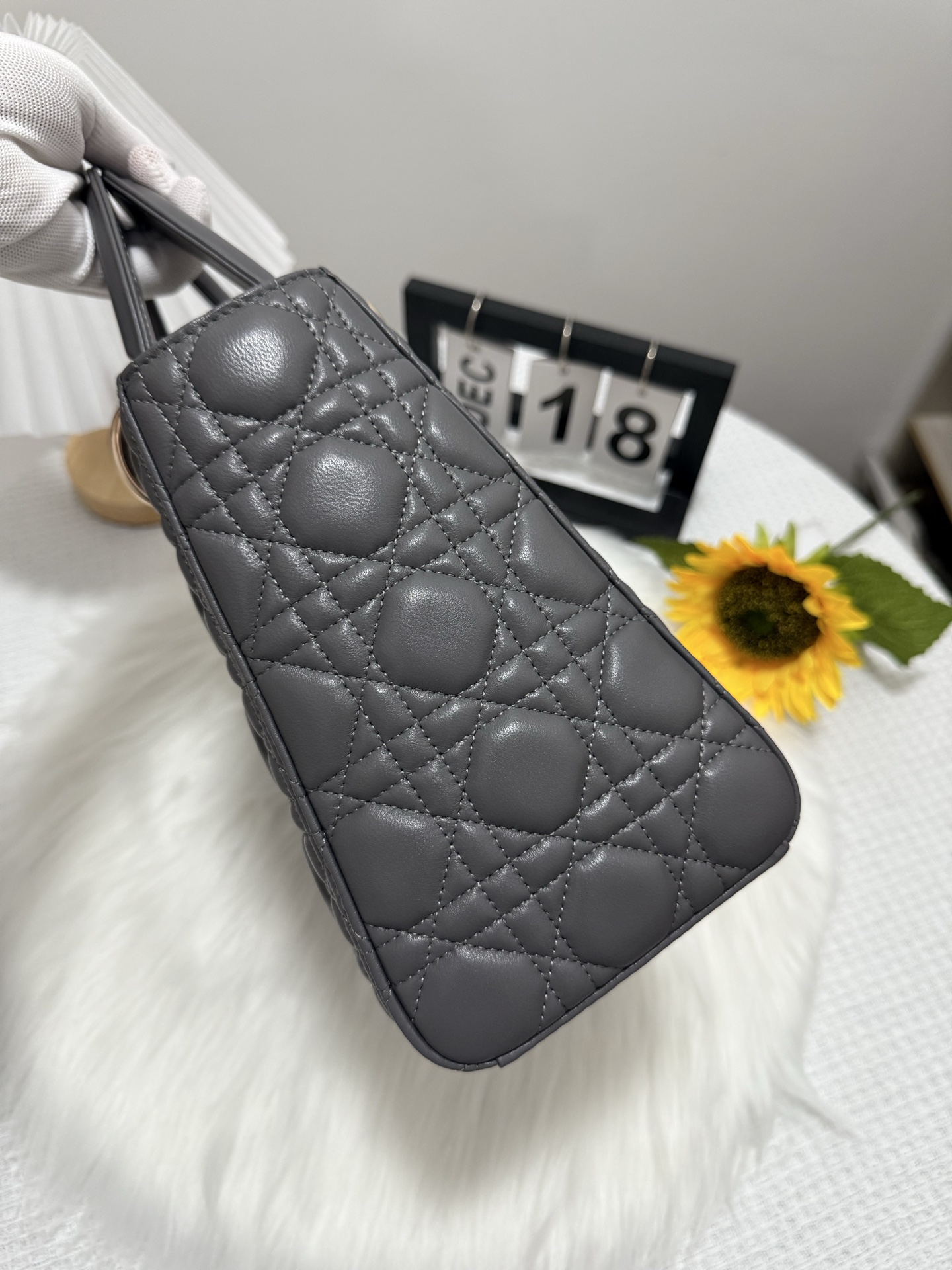 Dior Lady Bag Five-Compartment Flap Classic Upgrade Gray 24cm 2 i1747586152883 3089 0 1
