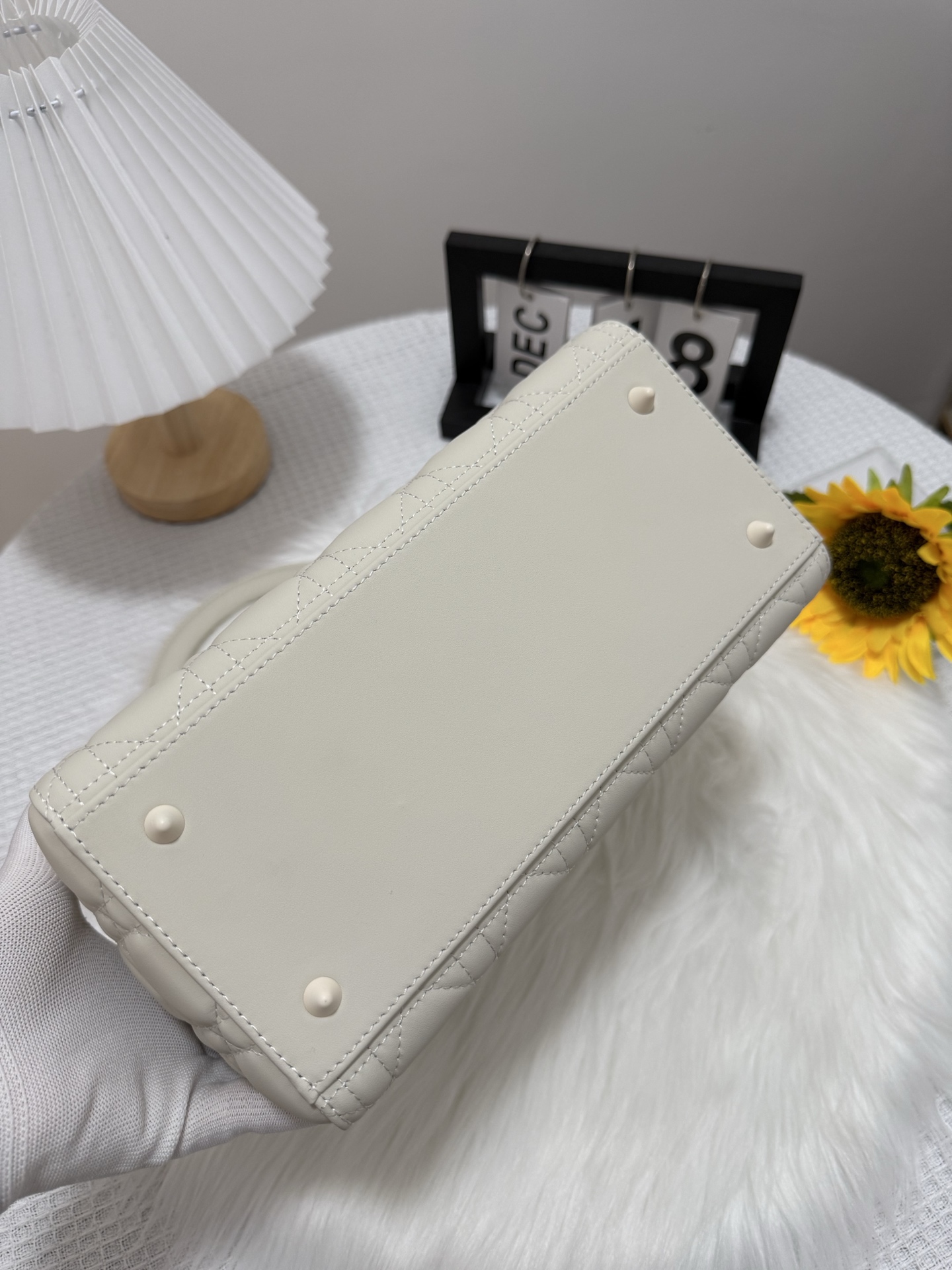 Elegant White Lady Bag with Flap Closure & Quilted Design, 24cm 4 i1747586318046 35 0 3