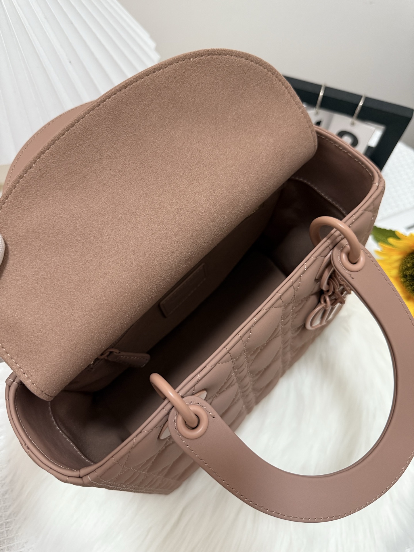 Lady Five-Compartment Flap Bag - Classic Design with Upgraded Details 6 i1747586336237 657 0 5