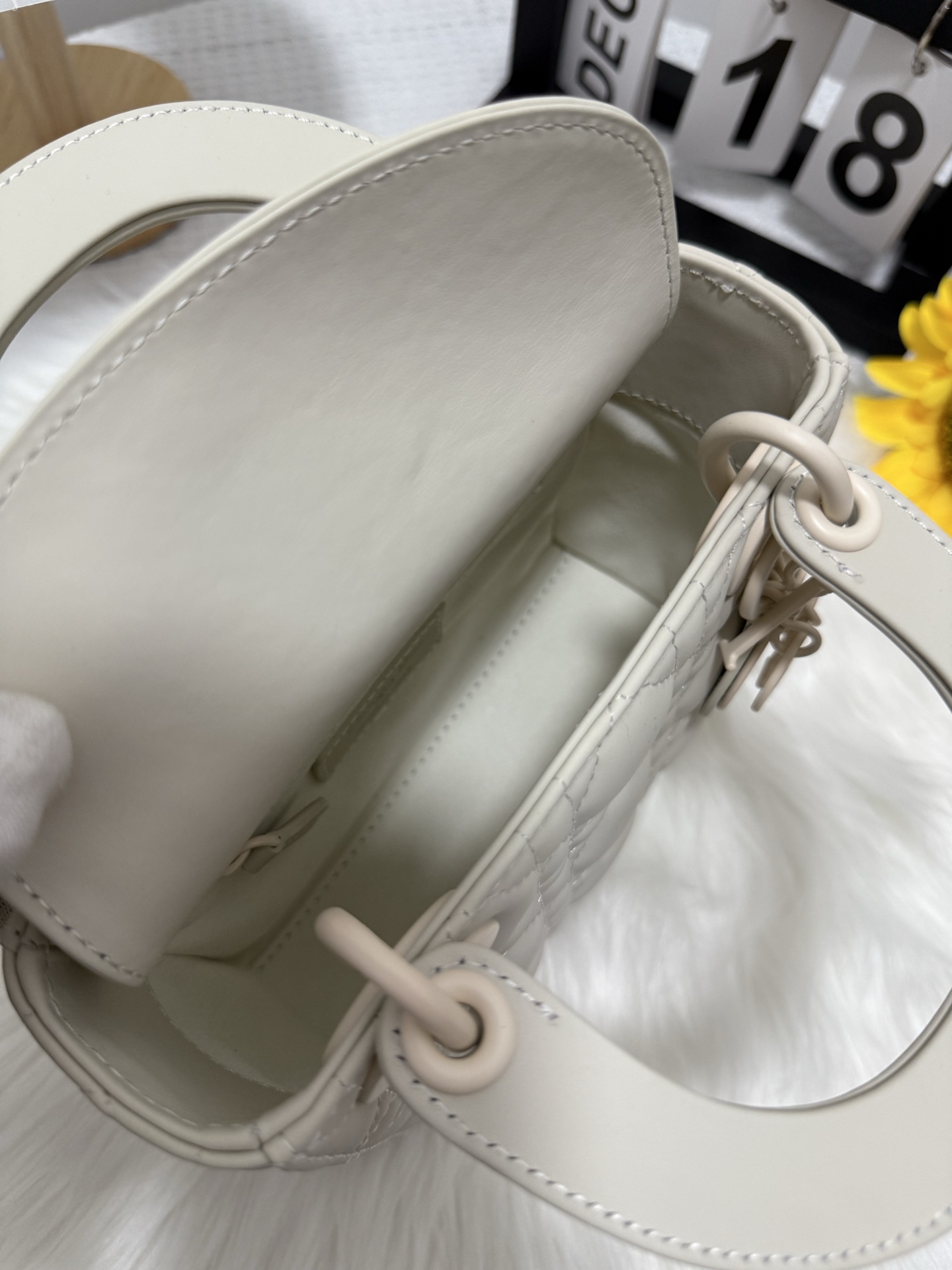 Lady Dior Mini Bag White Frosted Cannage Lambskin with Chain 7 i1747586638847 1472 0 5