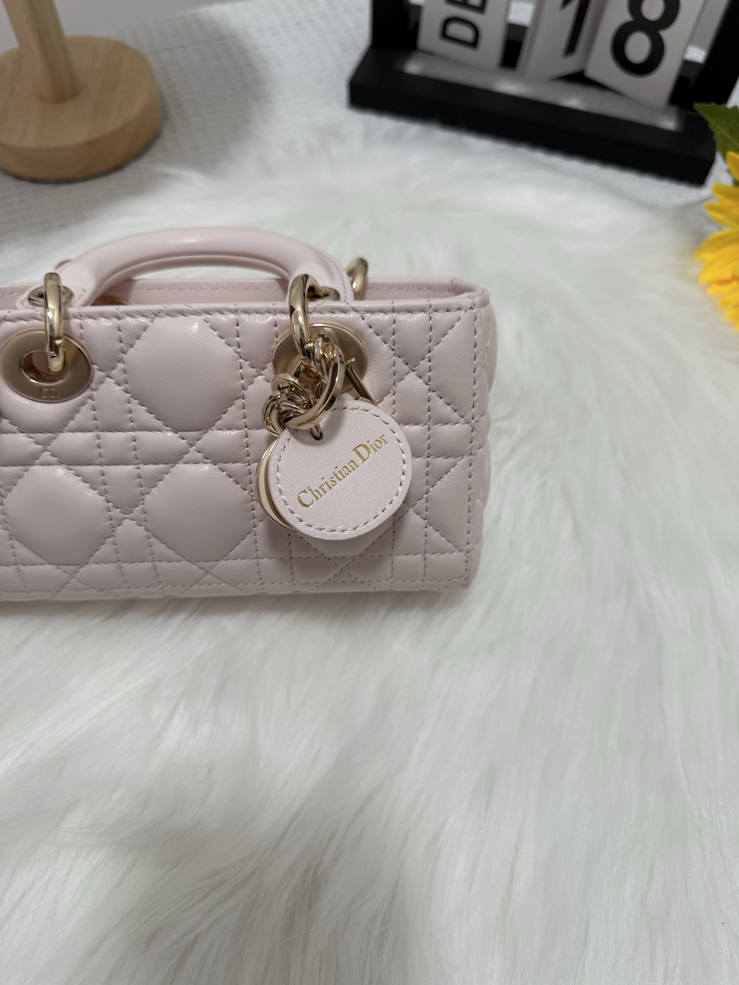 D-Joy Lady Bag, Lambskin, Sakura Pink, 16cm - Chic & Timeless Design 9 i1747587017977 7343 0 7