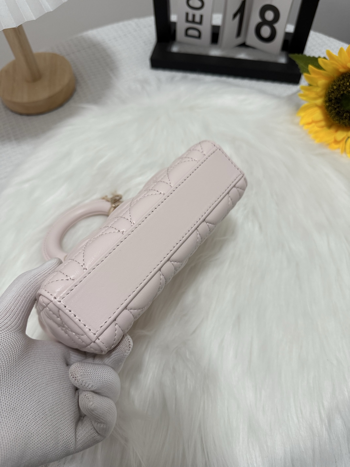D-Joy Lady Bag, Lambskin, Sakura Pink, 16cm - Chic & Timeless Design 5 i1747587017985 6146 0 3