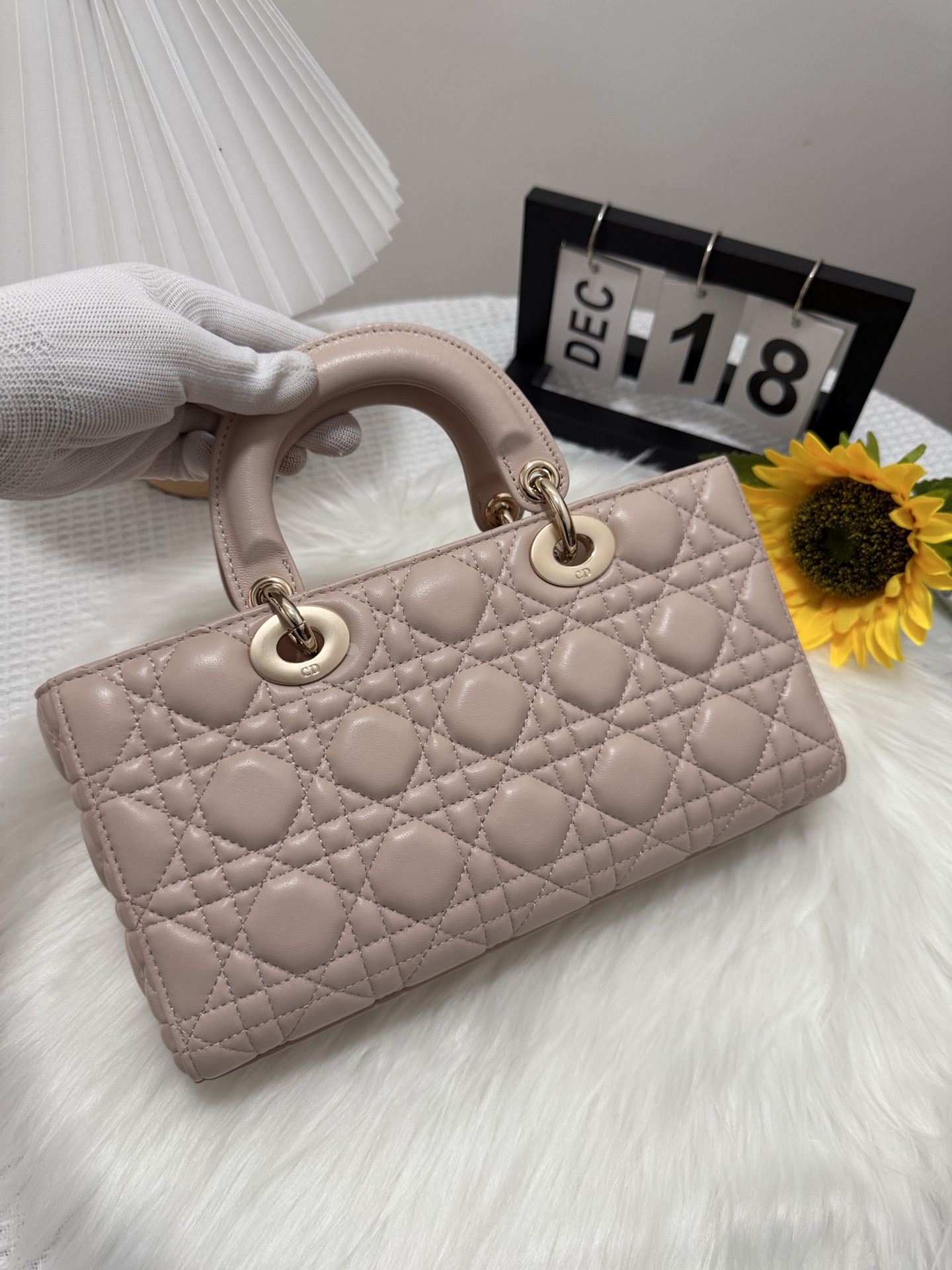 D-Joy Lambskin Bag, Large Size, Blossom Pink, Classic Cannage Stitching 4 i1747588759734 2190 0 2