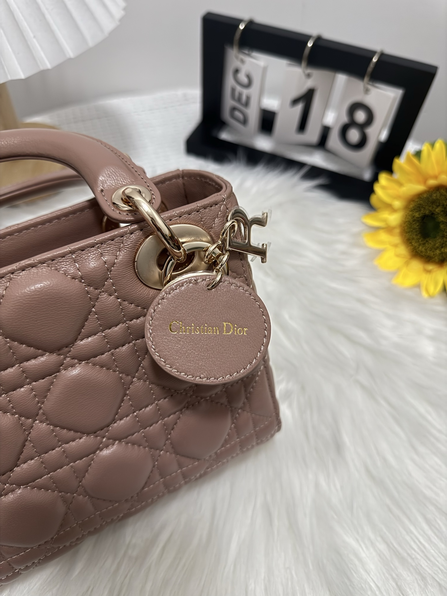 Elegant Lady Dior Bag: Iconic Design, Compact Size, and Versatile Style 8 i1747589278280 9252 0 7