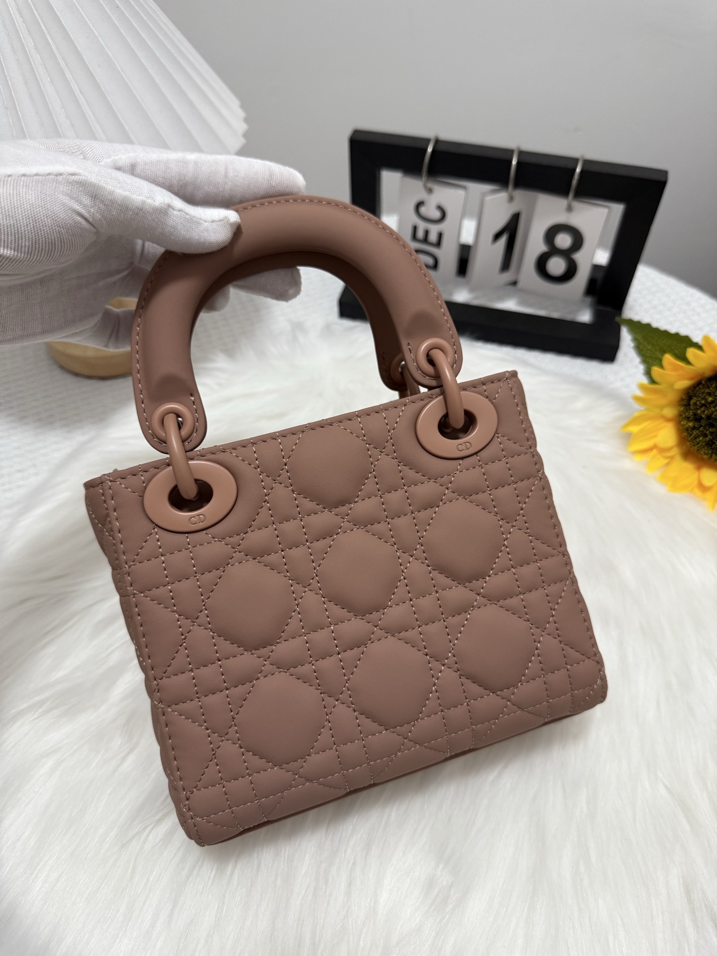 Lady Dior Mini Bag Quilted Cannage Top Handle Crossbody Bag-Dusty Pink 4 i1747652590037 6819 0 2