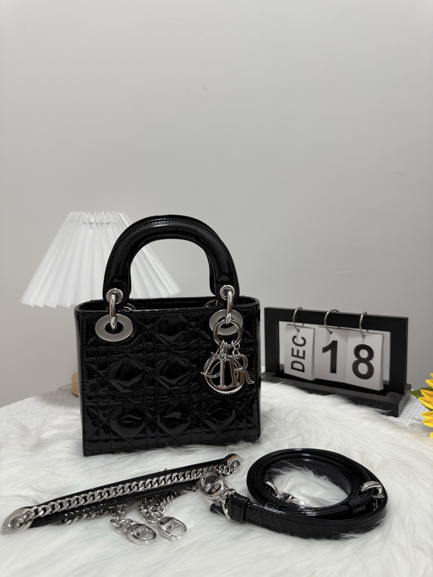 Dior Lady Dior Mini Bag Black Patent Leather with Silver Hardware 9 i1748162062091 3697 0 8