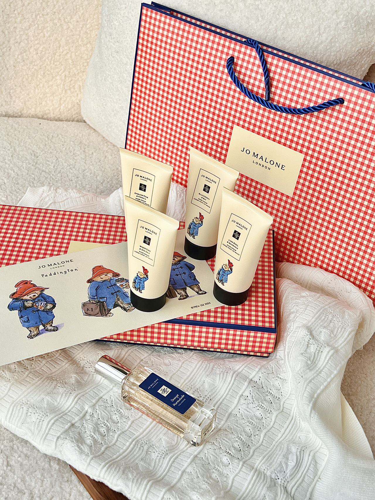 Includes gift box packaging, a matching shopping bag, and a Paddington - Comprehensive 2