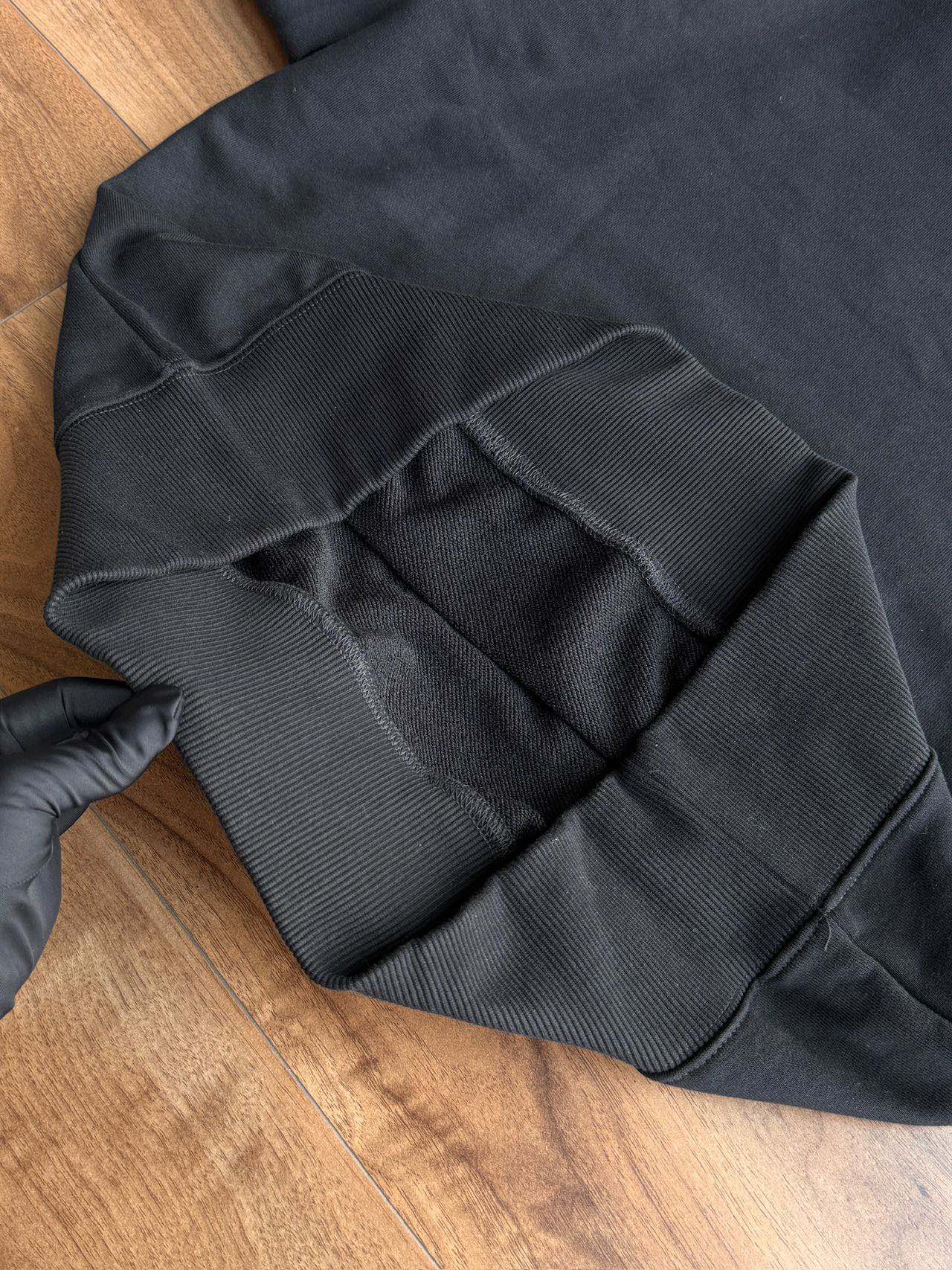 Featuring an extended ribbed hem, this essential hooded sweatshirt is de - Comprehensive 5