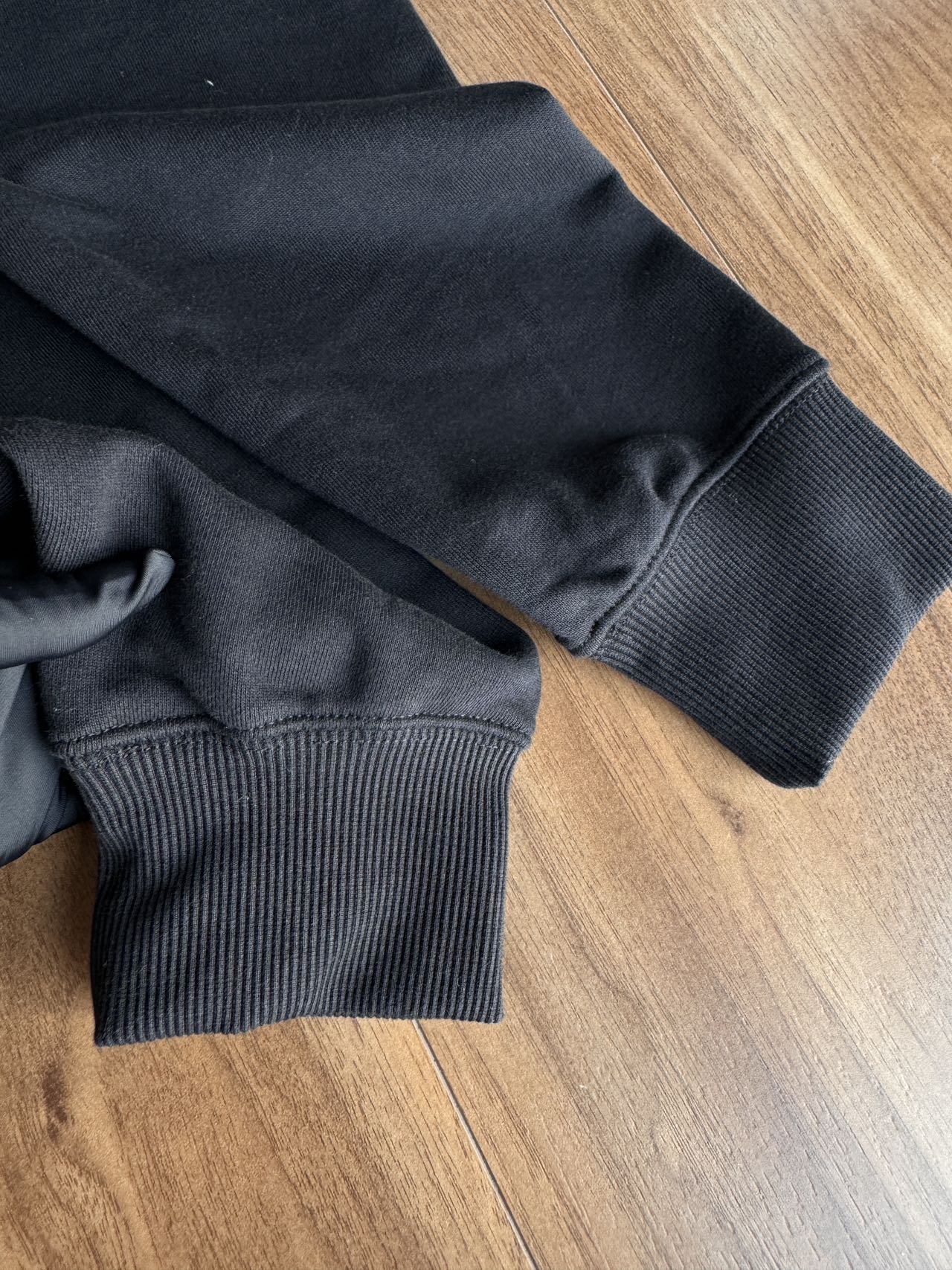 Featuring elasticated cuffs and a matching ribbed hem, this design offer - Comprehensive 2