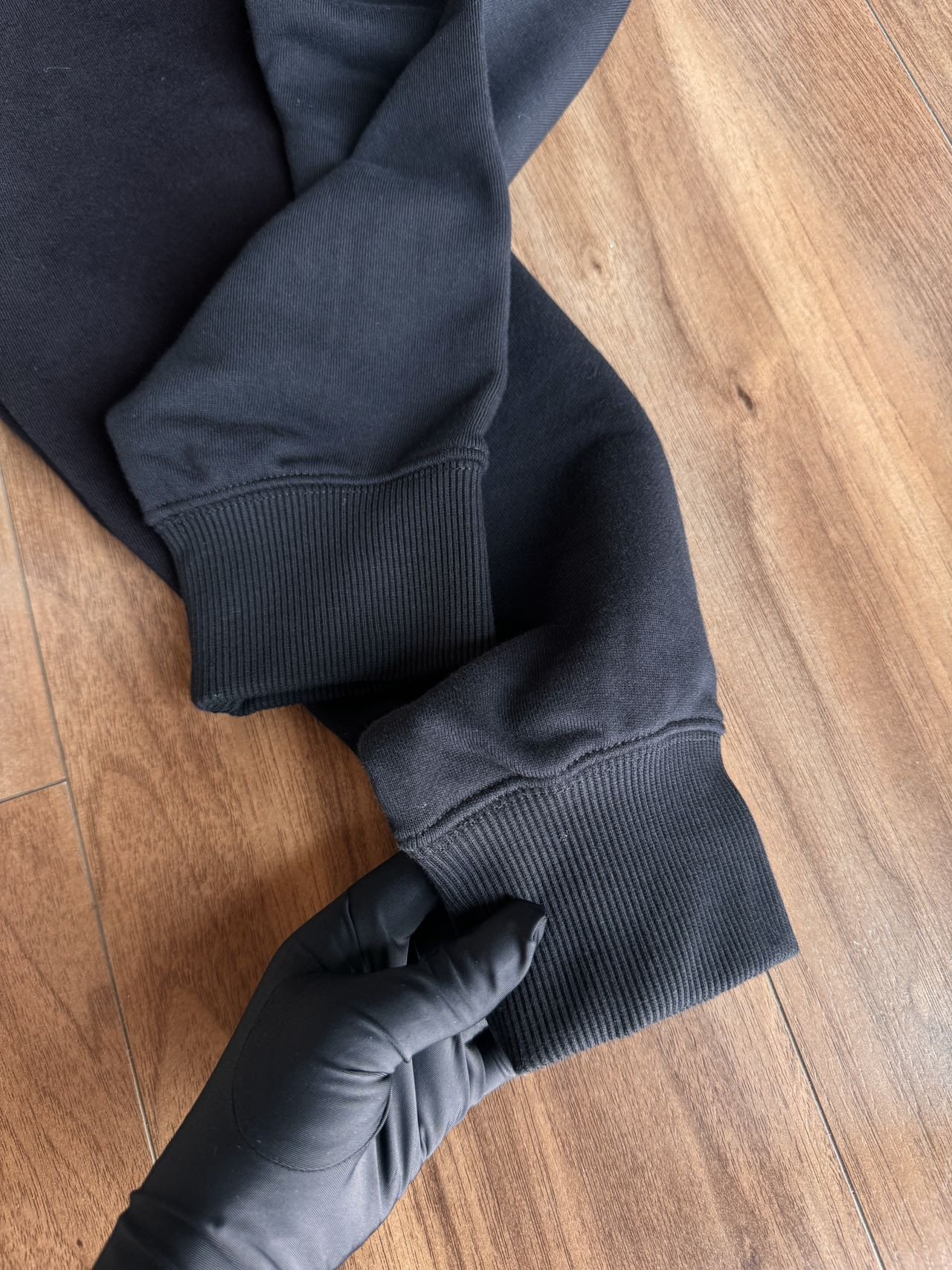 Featuring elasticated cuffs and a matching ribbed hem, this design offer - Comprehensive 3