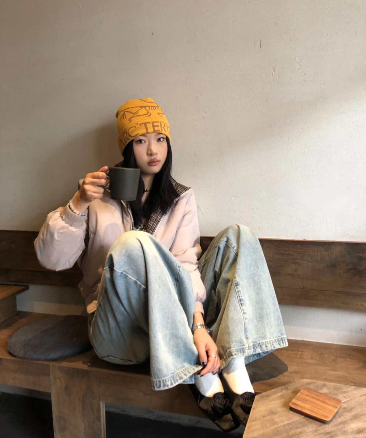 这款帽子除了在户外搭配使用外,日常在城市搭配也很吸睛 6