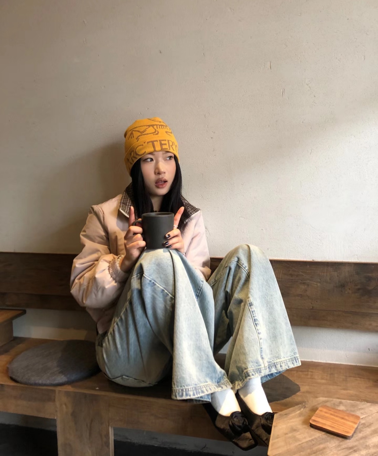 这款帽子除了在户外搭配使用外,日常在城市搭配也很吸睛 3