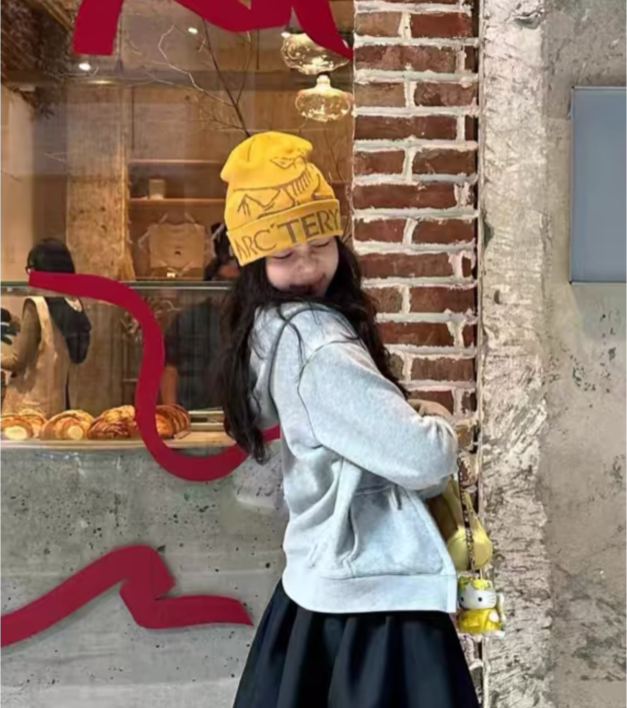 这款帽子除了在户外搭配使用外,日常在城市搭配也很吸睛 9