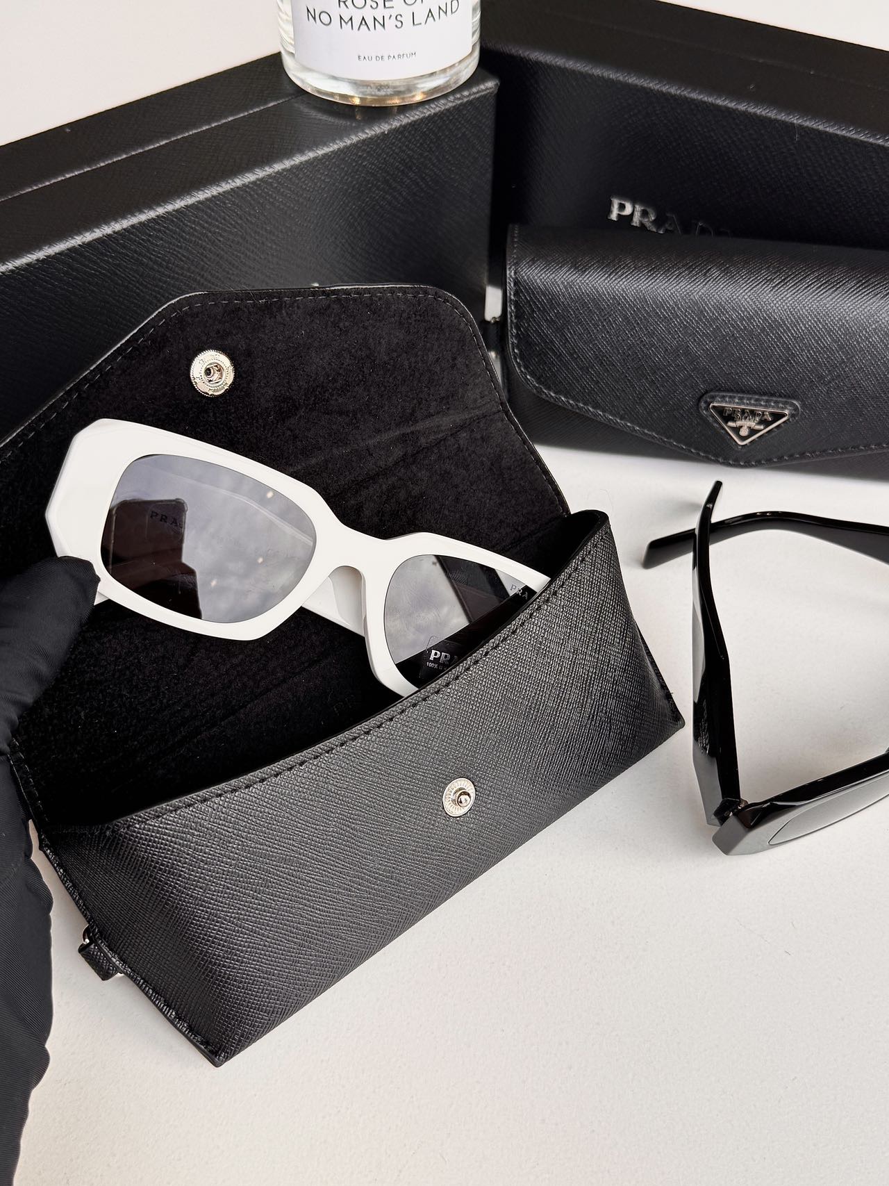 Included Accessories: - Comprehensive 4