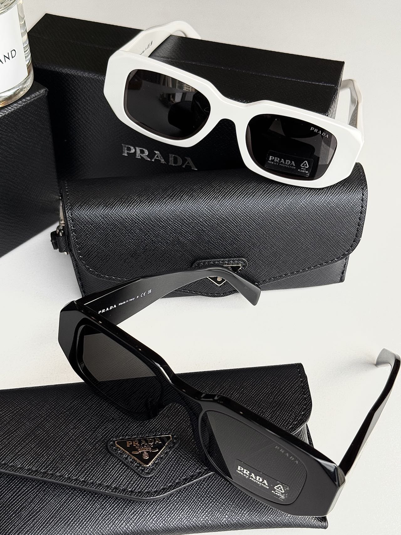 Included Accessories: - Comprehensive 2