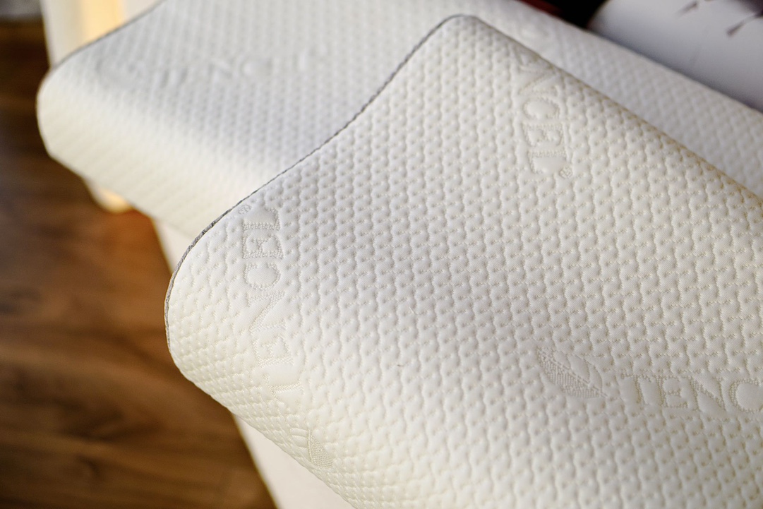 Engineered to replace traditional, unyielding cotton pillows that lack r - Comprehensive 2