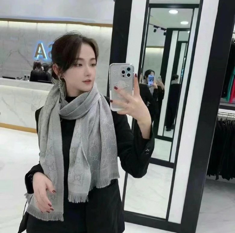 Gucci Classic Wool Jacquard Long Scarf - Comprehensive 2