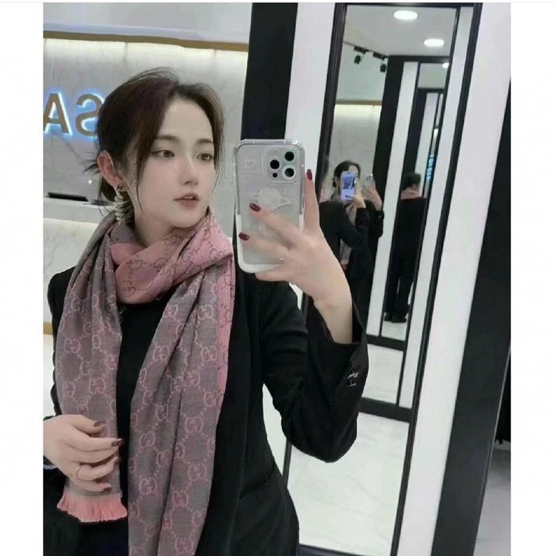 Gucci Classic Wool Jacquard Long Scarf - Comprehensive