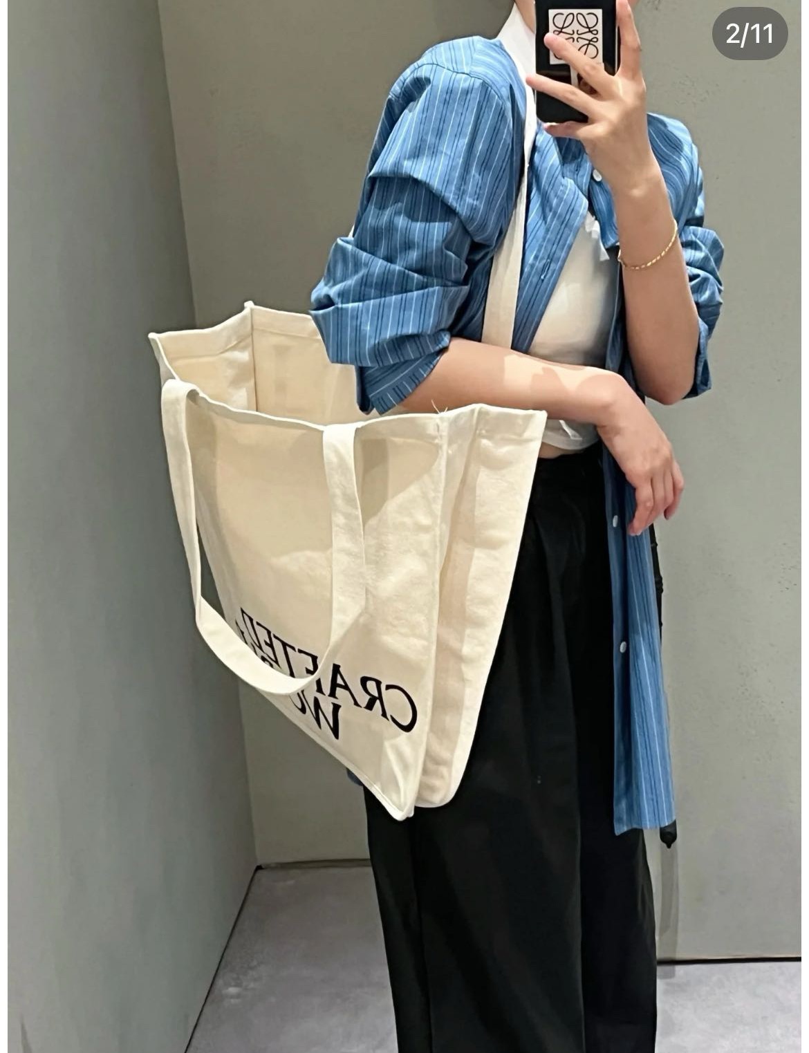 LOEWE: An artistic interpretation of the classic shopping tote - Comprehensive 5