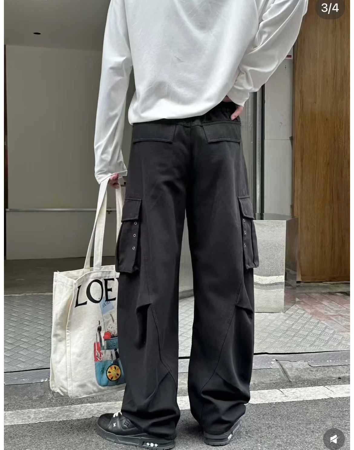 LOEWE: An artistic interpretation of the classic shopping tote - Comprehensive 2