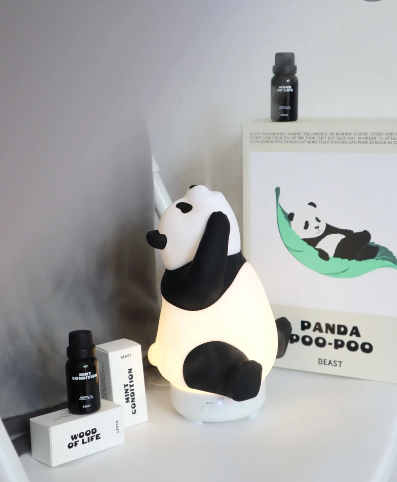 The device rotates smoothly while dispersing fine mist and fragrance - Comprehensive 4