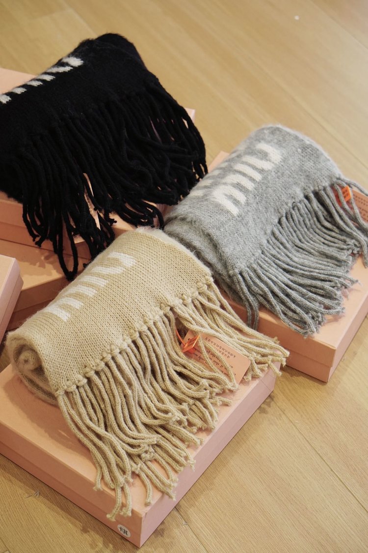 Luxury luxury scarf