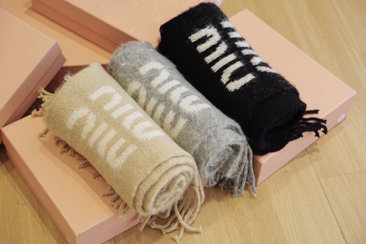 Premium luxury scarf 2