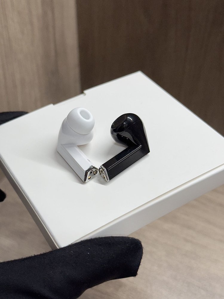 Samsung departs from the bean-shaped in-ear design, offering a lightweig - Comprehensive 2