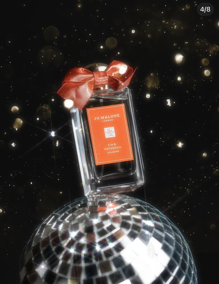 this fragrance presents an uplifting woody-boozy chypre accord - Perfume 2