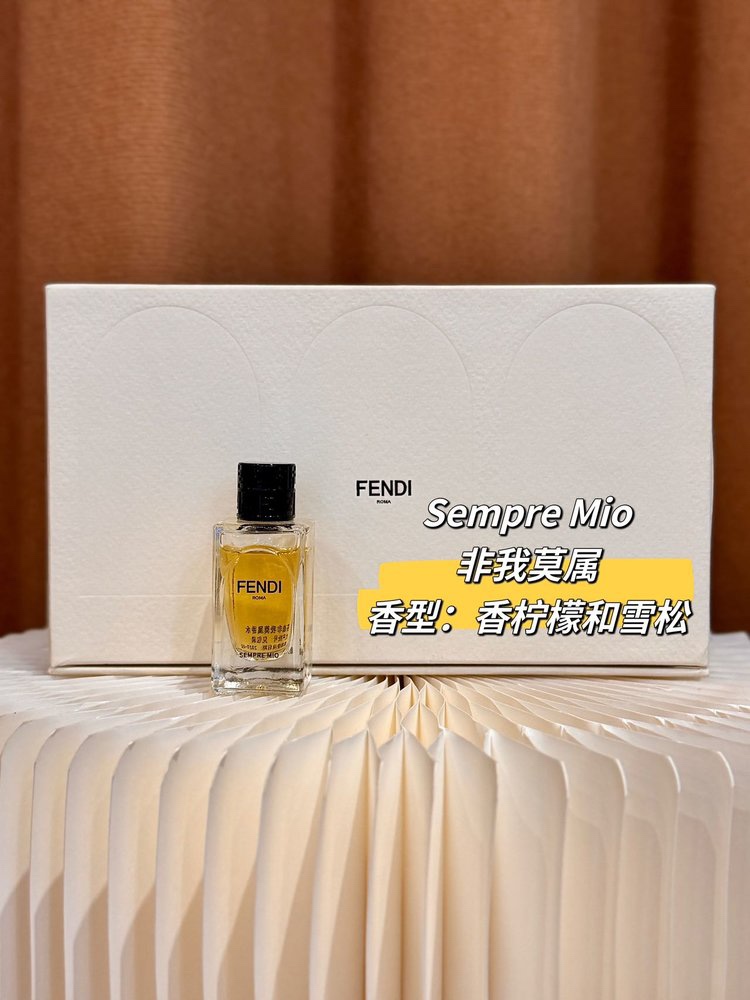 SEMPRE MIO and CIAO AMORE embody the fourth generation of the Fendi - Comprehensive
