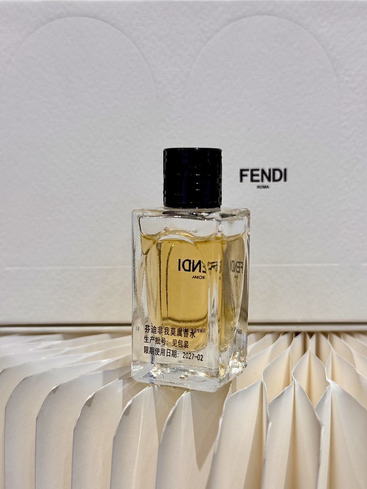 SEMPRE MIO and CIAO AMORE embody the fourth generation of the Fendi - Comprehensive 2