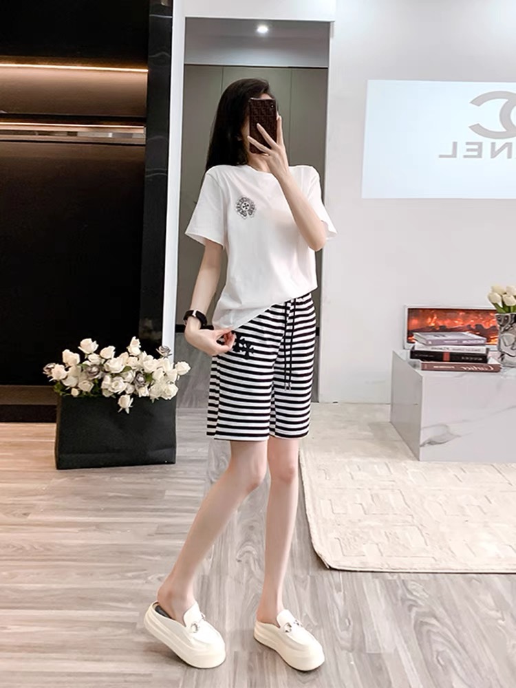High-end Women’s Outfit: Oceanic Croissants Suit with Luxurious Packaging - 图片 3