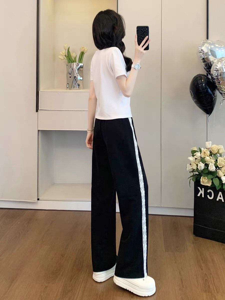 High-Quality Women’s Suit with Embroidered Lace and Polo Packaging - 图片 3