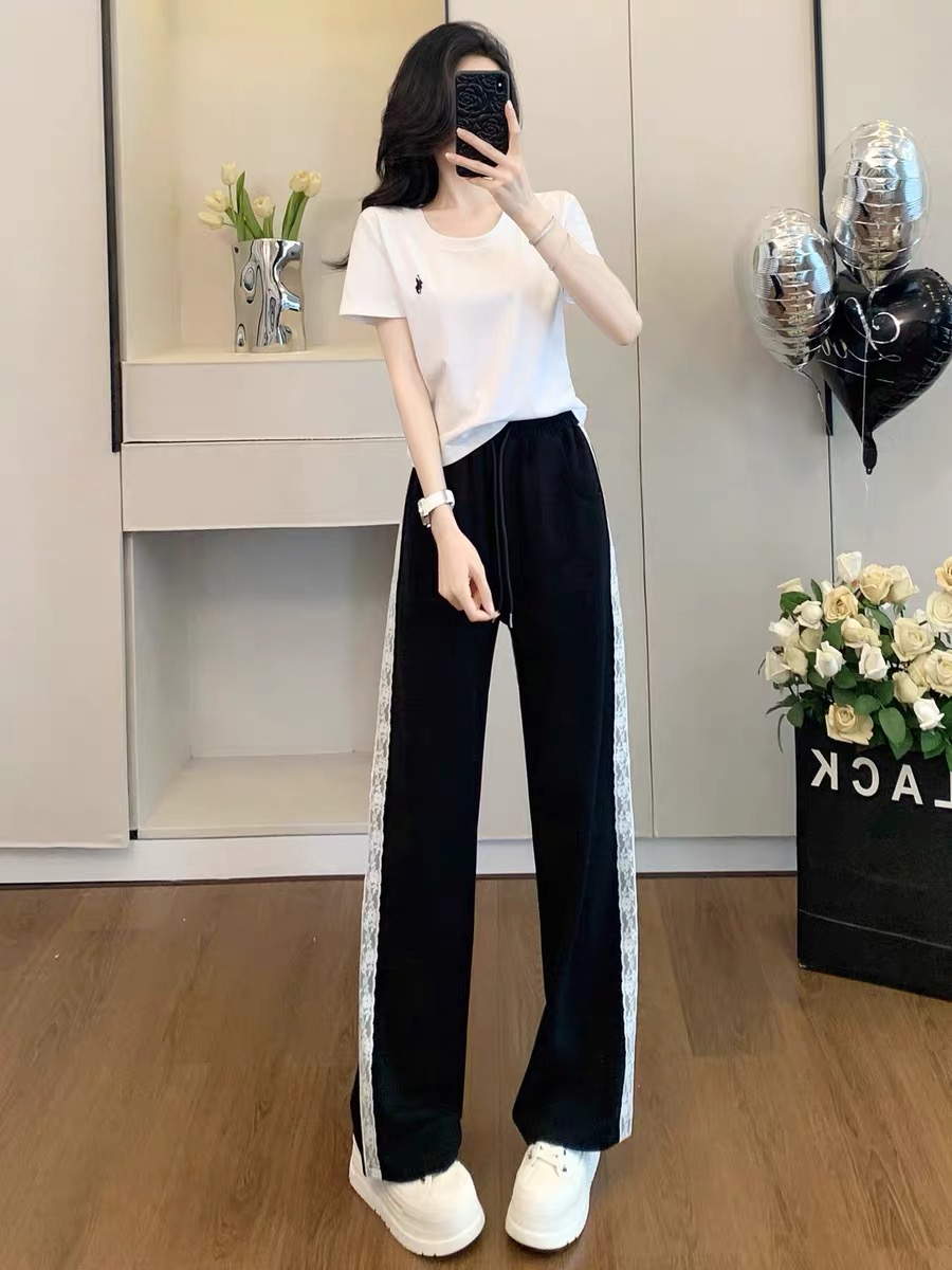 High-Quality Women’s Suit with Embroidered Lace and Polo Packaging - 图片 1