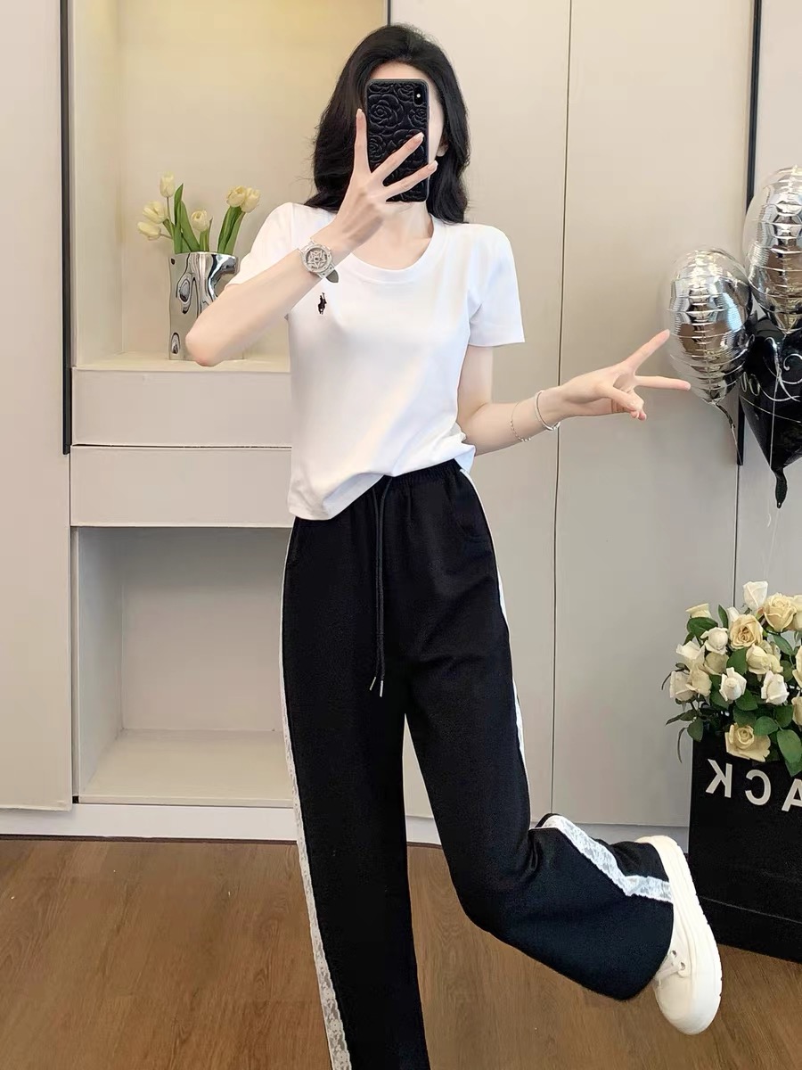 High-Quality Women’s Suit with Embroidered Lace and Polo Packaging - 图片 2