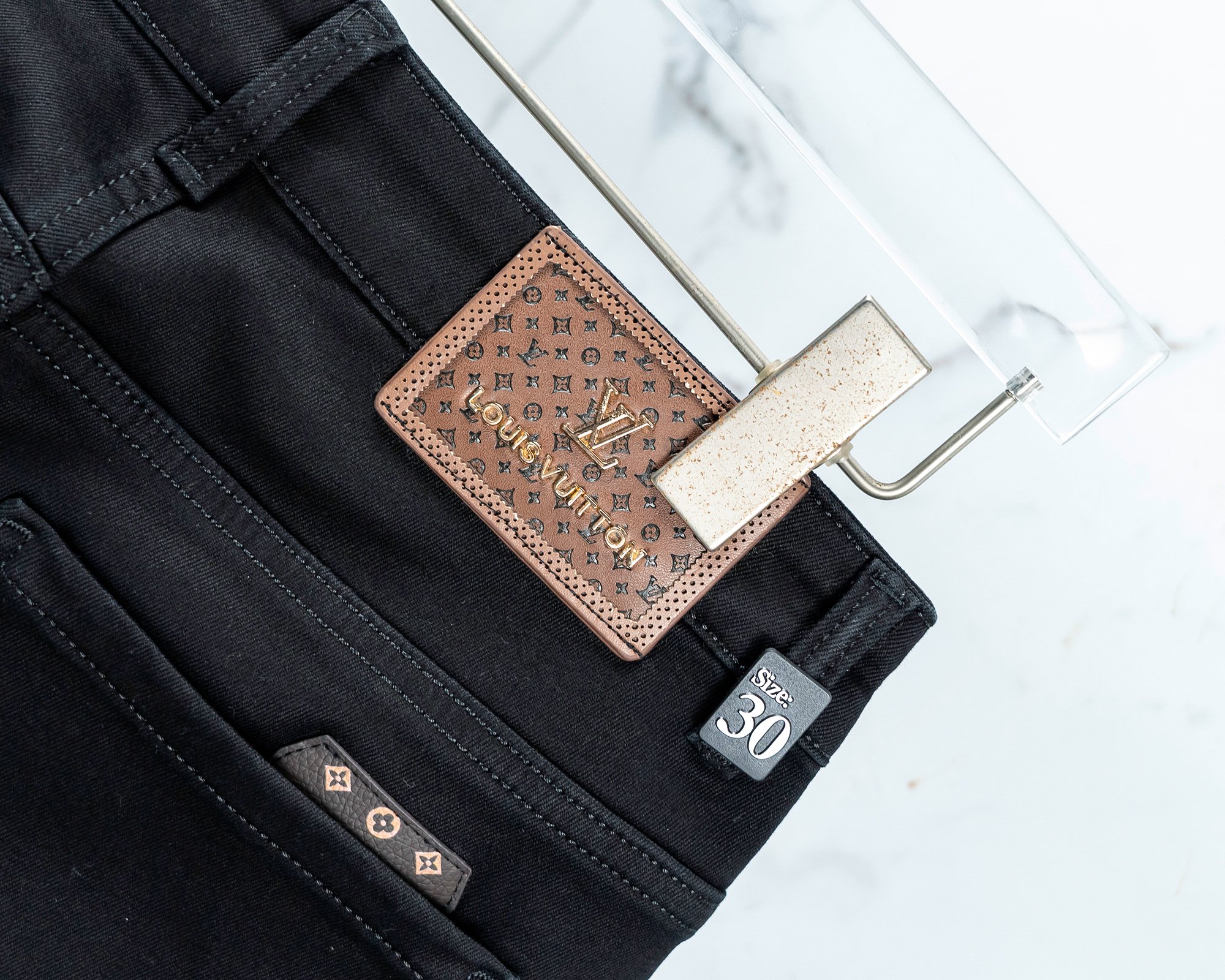  LV  男士牛仔裤原厂原布原洗水！进口原版水洗弹力面料，复杂的手工艺叠加，任何一个洗水环节多停留几秒都