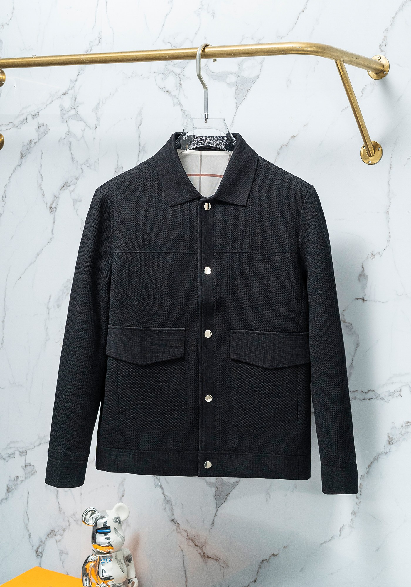 NO:116186,LP 1960ss new spring lapel knitted jacket. Classic retro nostalgic design, jacquard craft, sleeve ribbed splicing is flawless. You can compare at will. Must-choose casual jacket. Color: black. Size: M-3XL, loro piano, jackets & coats, alexander wang19860909LP 1960ss新款春装翻领针织外套.经典复古怀旧设计感 提花工艺 袖子罗纹拼接完美无瑕.可随意对比.必选休闲外套 颜色:黑色. 码数:M-3XL,,loro piana,jackets & coats,alexander wang,Men's clothing