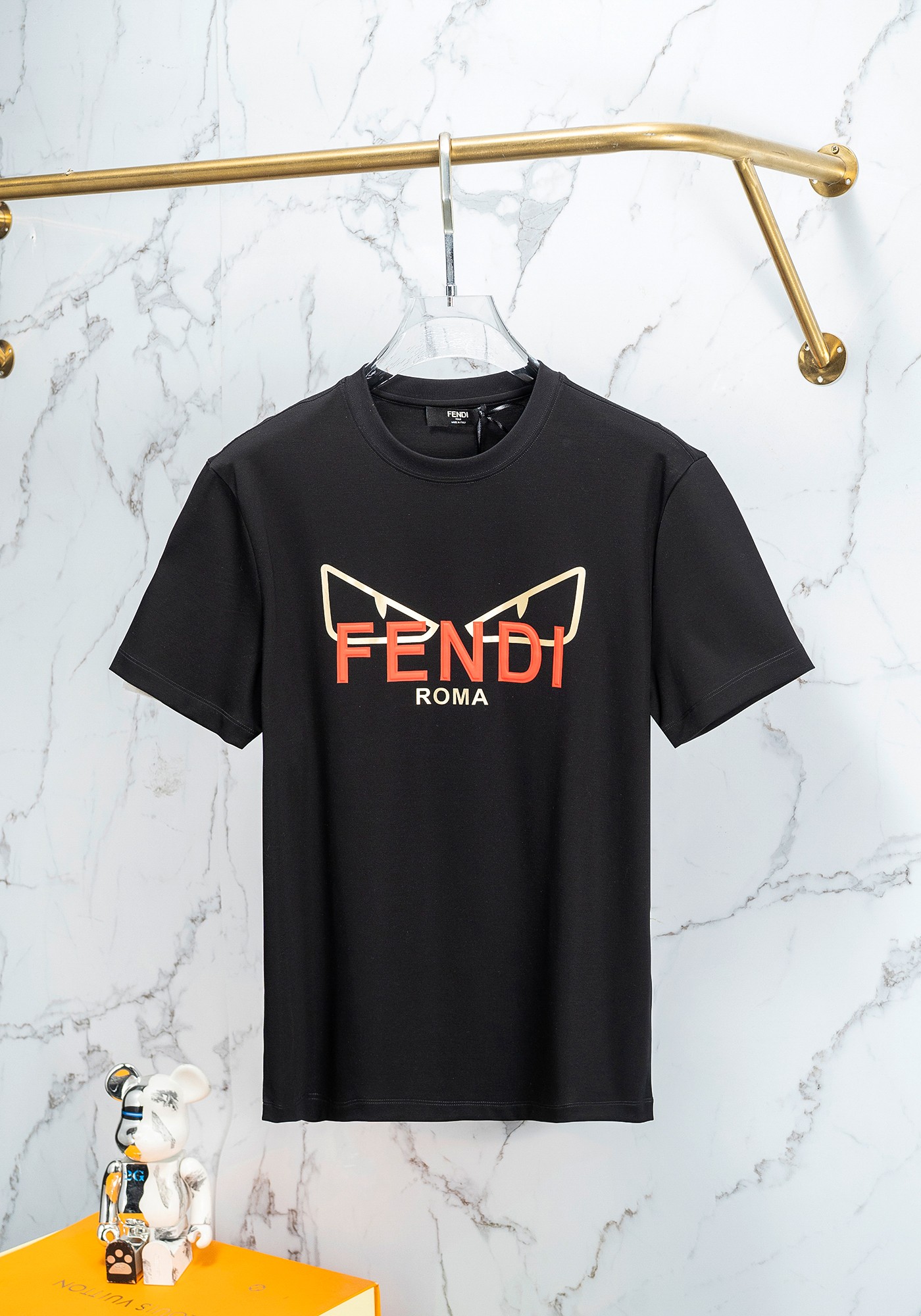 NO:119397,Fend* 25Ss early spring new style, Little Monster Eye Print Short-sleeved T-shirt丨Exclusive high-end production!  The exquisite upper body looks huge and slim!  Customized latest letter prints Low-key luxury!  The essential items for fashionable products unlock all outfits, and the classic items are fashionable and high-end and classic styles are versatile and not picky!  Men and women are on sale in stock M-3XL, fendi, T-shirt, tees, t-shirt, alexander wang19860909Fend* 25Ss早春新款 小怪兽眼睛印花短袖T恤丨独家高版出品！精致版型上身巨显瘦！定制最新字母印花 低调奢华！时髦精必备单品解锁所有穿搭,经典单品时髦又高级经典版型百搭不挑人！男女同款 现货发售M-3XL,,fendi,T-shirt,tees，t-shirt,alexander wang,Men's clothing