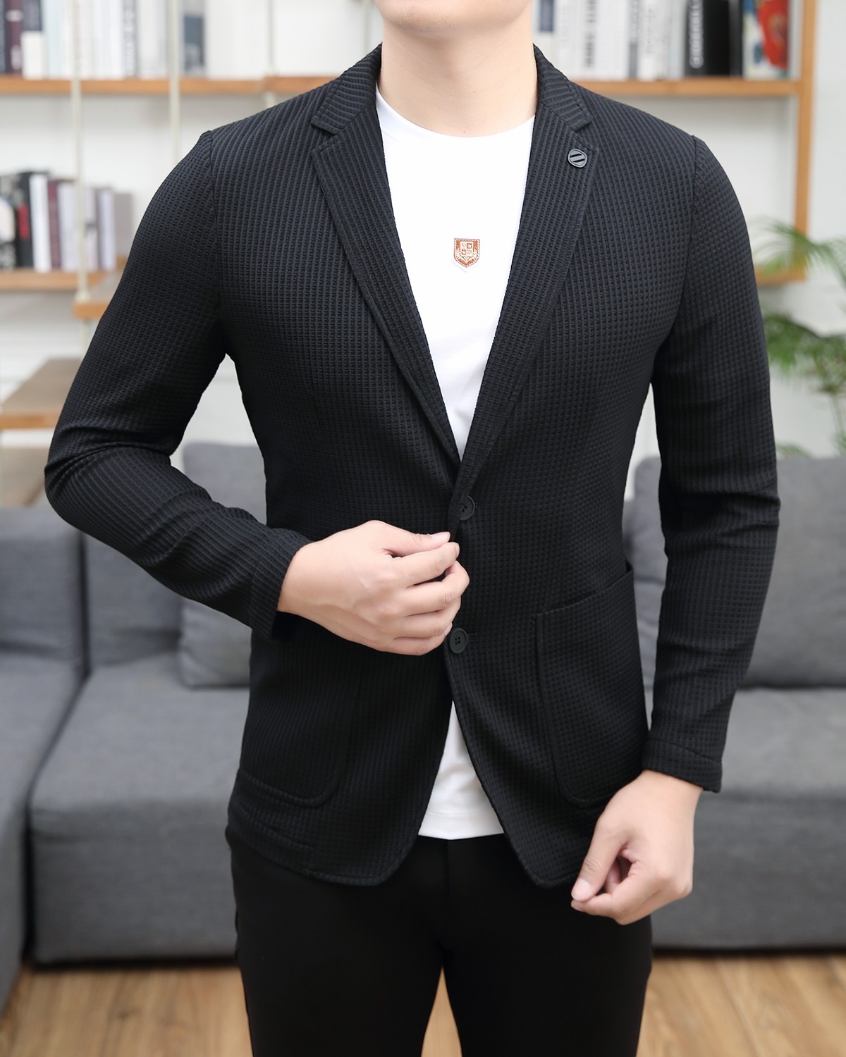 NO:122557,Jenia 2025 spring new style original single men's casual suit knitted jacket sold simultaneously on the official website, high-end customization, fashionable and versatile, hot panoramic jacquard logo craftsmanship, using original imported fabrics, master-level tailoring!  The touch is soft and delicate, and the upper body is comfortable. The original imported engraving hardware accessories are provided with smooth lines, exquisite craftsmanship, excellent style, and casual matching. They are very fashionable and handsome. Highly recommended!  Counter size M-3XL, zegna, jackets & coats, business suit, alexander wang19860909杰尼亚 2025春季新款原单男士休闲西装西服针织外套 官网同步售卖 高端定制 时尚百搭 爆款全景提花logo工艺 采用原版进口面料 大师级剪裁！手感柔软细腻 上身舒适 客供原版进口刻字五金辅料配件,线条流畅,工艺精致,版型超赞,随意搭配都非常时尚帅气强烈推荐哦！专柜尺码M-3XL,,zegna,jackets & coats,business suit,alexander wang,Men's clothing