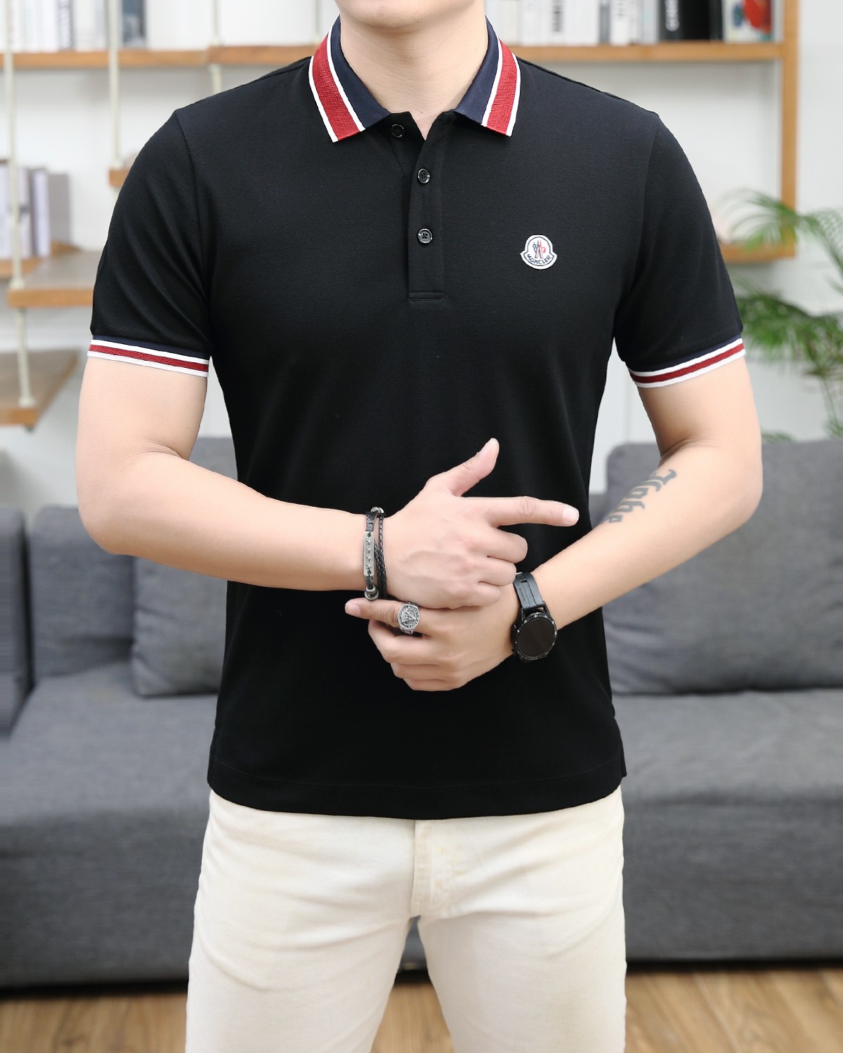 NO:122612,The latest 25SS spring and summer pearl POLO short sleeves Original custom three-color striped threaded cuffs neckline wool badge logo Simple and elegant Classic and versatile Two-color model Number of 48-56 (M-3XL), Moncler, T-shirt, alexander wang19860909蒙口 25SS春夏最新珠地POLO短袖 原版定制三色条纹螺纹袖口 领口 羊毛徽章logo 简单大方 经典百搭 双色 款 码数48-56（M-3XL）,,Moncler,T-shirt,alexander wang,Men's clothing