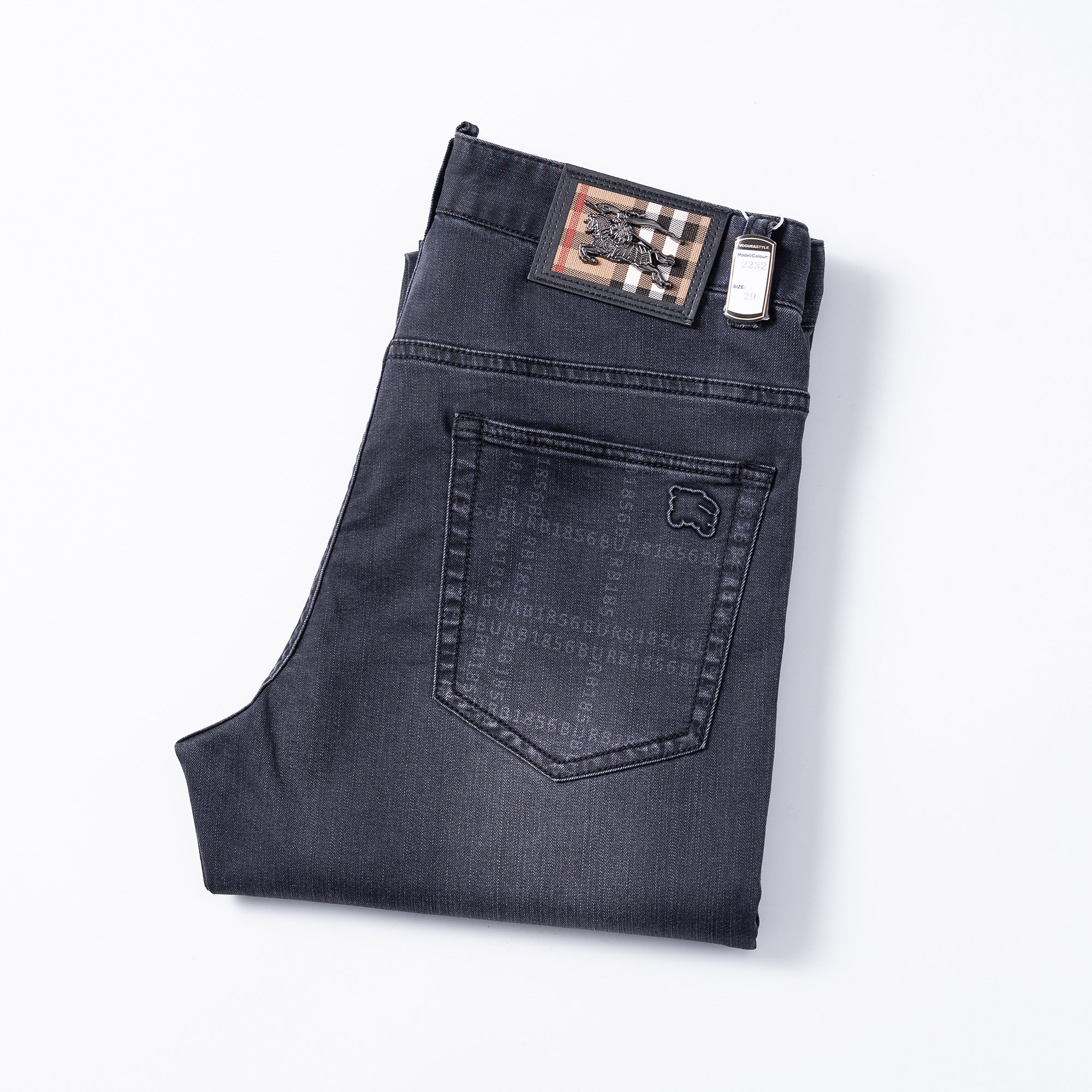 NO:146547,Burberry's official counter is available at the same time, original singles are ruthless, super stylish jeans, customized original washing denim fabric, unique design, top-grade printing craft letter pattern logo, original hardware and auxiliary decoration, extremely superior jeans, the materials and craftsmanship are extremely luxurious and exquisite, extremely high-end, handsome and stylish, recommended, digits 29-38, burberry, jeans, alexander wang19860909巴宝莉 官网专柜同步有售,原单狠货,超级有范儿的一款牛仔裤,定制原版水洗牛仔面料,独特设计,顶级印花工艺字母图案logo,原版五金辅料装饰,极为翘楚的一款牛仔裤,用料与工艺都极致奢华精湛,档次极高,上身帅气有型,推荐,码数29—38,,burberry,jeans,alexander wang,Men's clothing