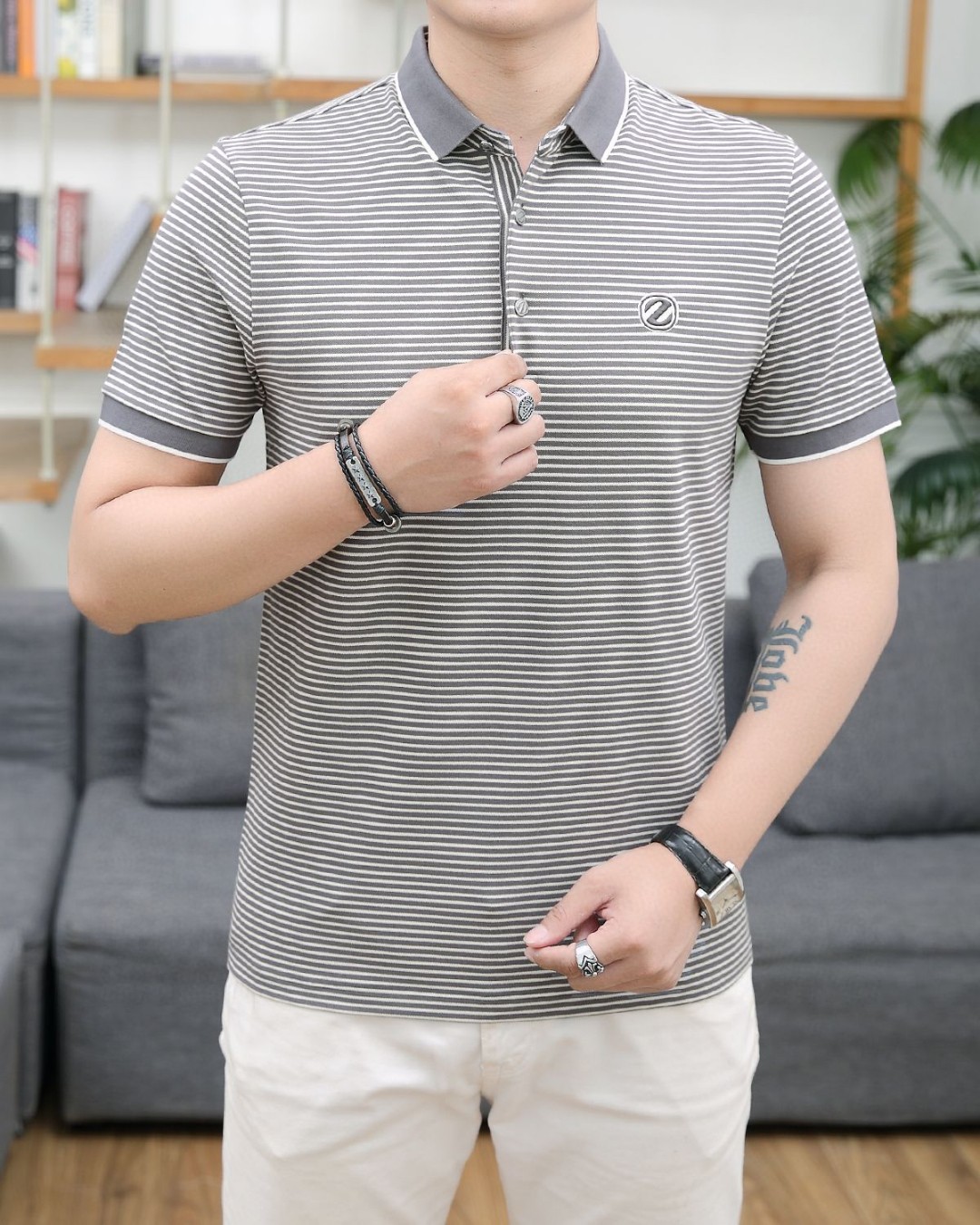 NO:146590,[Jenia] Counter 1:1 original single-stock imports imported fabrics. The world's top high-quality short-sleeved Polo shirt T-shirts are simple and fashionable, calm and versatile, atmospheric and elegant, extremely comfortable and experienced. The highest-end fabrics in all T-shirts are bright in color and extremely smooth in touch. The touch is delicate and not easy to wrinkle. Luxurious, noble, crisp and stylish lock needles, high-density sewing, and all details are meticulous!  Every man must have this life worth owning. M-3XL wearable 190, zegna, T-shirt, tees, t-shirt, alexander wang19860909【杰尼亚】专柜1:1原单货进仓 进口面料全球顶级高质量短袖Polo衫T恤,简约时尚,从容百搭,大气优雅极度舒适体验所有T恤中最高端面料色泽鲜艳极致顺滑触感细腻不易起皱奢华高贵挺括有型锁针、高密度缝制,一切的细节处理一丝不苟！每男必备款这一生值得拥有.M-3XL可穿190,,zegna,T-shirt,tees，t-shirt,alexander wang,Men's clothing