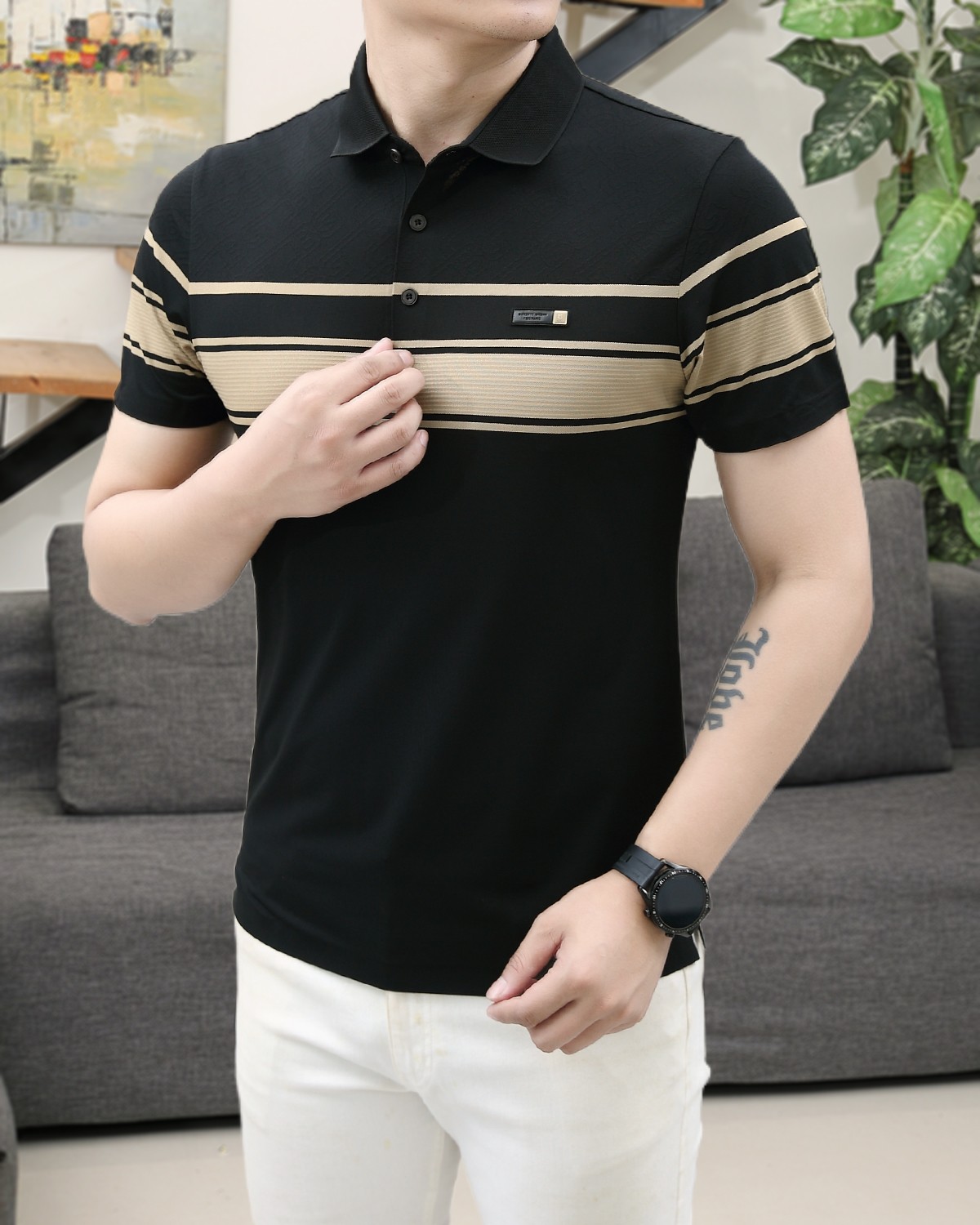 NO:140791,Burberry 2025 summer new men's POLO... neither monotonous nor complex, just showing the taste... Customer-supplied customized double mercerized bead floor cotton fabric, comfortable, sweat-absorbing and breathable, the fabric presents a simple and elegant temperament, full and three-dimensional! Standard cut Every detail is a reflection of counter synchronization... Code number M-3XL, burberry, alexander wang19860909巴宝莉 2025夏季新款男士POLO……既不单调也不复杂 恰到好处的展现品味…………客供定制双丝光珠地棉面料 舒适吸汗透气根本不在话下 面料呈现简约优雅气质 饱满立体!标准裁剪 每一处细节都是柜台同步的体现..码数M-3XL,,burberry,alexander wang,Men's clothing