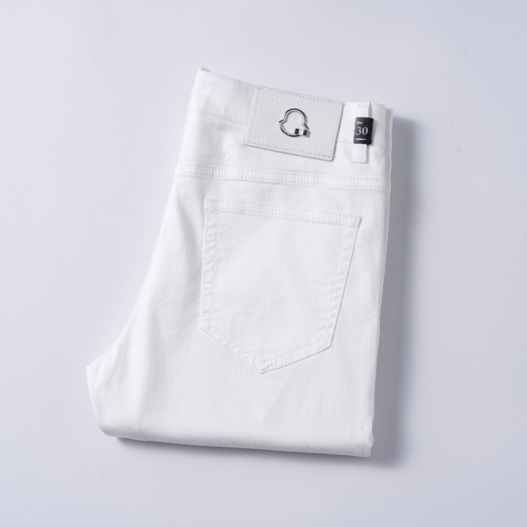 NO:140773,The official website counter is available at the same time. The original single product is a super stylish jeans, customized original washing denim fabric, unique design, top-grade printed craft letter pattern logo, original hardware and auxiliary decoration, extremely superior jeans, the materials and craftsmanship are extremely luxurious and exquisite, the grade is extremely high, the upper body is handsome and stylish, recommended, digits 29-38, Moncler, jeans, alexander wang19860909蒙口 官网专柜同步有售,原单狠货,超级有范儿的一款牛仔裤,定制原版水洗牛仔面料,独特设计,顶级印花工艺字母图案logo,原版五金辅料装饰,极为翘楚的一款牛仔裤,用料与工艺都极致奢华精湛,档次极高,上身帅气有型,推荐,码数29—38,,Moncler,jeans,alexander wang,Men's clothing