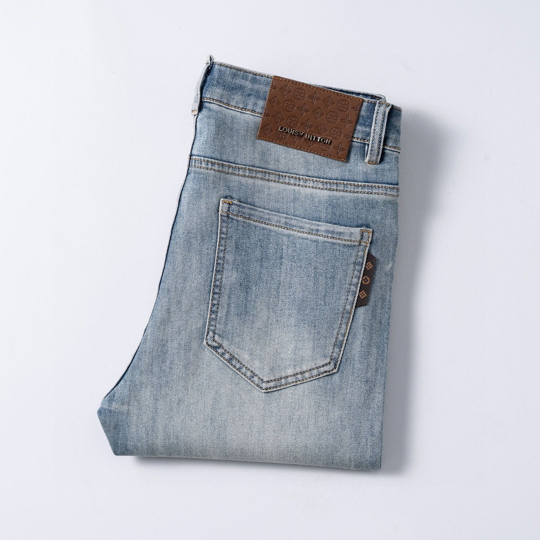 NO:153794,Lv official website counter is available simultaneously, original singles, super stylish jeans, customized original washing denim fabric, unique design, top-grade printed craft letter pattern logo, original hardware and auxiliary decoration, extremely superior jeans, the materials and craftsmanship are extremely luxurious and exquisite, extremely high-end, handsome and stylish, recommended, digits 29-38,, louis vuitton, jeans, alexander wang19860909Lv 官网专柜同步有售,原单狠货,超级有范儿的一款牛仔裤,定制原版水洗牛仔面料,独特设计,顶级印花工艺字母图案logo,原版五金辅料装饰,极为翘楚的一款牛仔裤,用料与工艺都极致奢华精湛,档次极高,上身帅气有型,推荐,码数29—38,,louis vuitton,jeans,alexander wang,Men's clothing