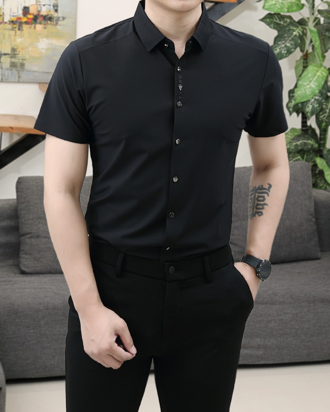 NO:153865,Fendi, three standards and one complete, 2025 spring and summer new lapel short-sleeved shirt shirt, short-sleeved T, an indispensable versatile tool in the closet, rare type on the market, soft and skin-friendly, and the brand printing technology on the chest has its own recognition. It represents identity, and is both warm and comfortable. It combines warmth and comfortable to wear, has excellent skin-friendly feeling, and is beautiful in daily color matching, perfect interpretation of urban masculine temperament!  !  Private model, spring and summer essential counter size M-3XL maximum wearable pound, fendi,shirts,T-shirt,alexander wang19860909芬迪 三标一齐全 2025春夏新款翻领短袖衬衣衬衫短袖T 衣橱里不可或缺的百搭利器,市面罕见类型,柔软亲肤,胸口品牌印花工艺自带辨识度 标榜身份,内外兼修 集保暖与舒适于一身,亲肤感极佳,配色日常又好看,完美诠释都市型男气质！！自留款,春夏必备专柜尺码M-3XL最大可穿斤,,fendi,shirts,T-shirt,alexander wang,Men's clothing